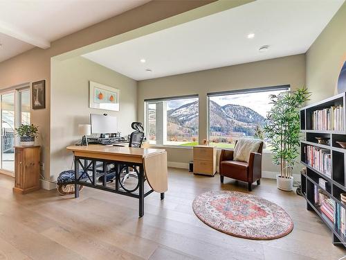 731 Carnoustie Drive, Kelowna, BC - Indoor Photo Showing Other Room