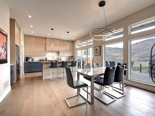 731 Carnoustie Drive, Kelowna, BC - Indoor Photo Showing Dining Room