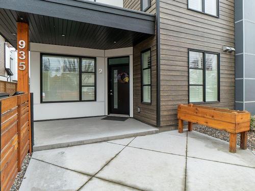 2-935 Borden Avenue, Kelowna, BC - Outdoor With Deck Patio Veranda With Exterior