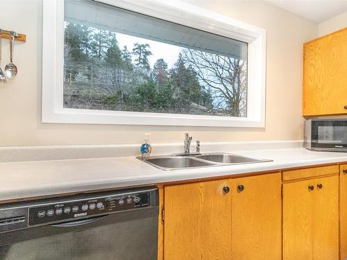 2863 Belgo Road, Kelowna, BC - Indoor Photo Showing Kitchen With Double Sink