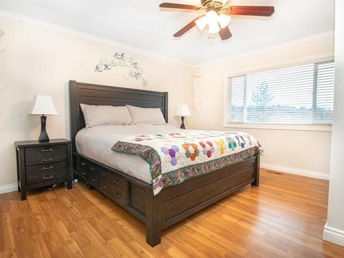 2863 Belgo Road, Kelowna, BC - Indoor Photo Showing Bedroom