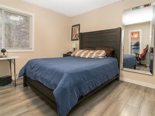 2863 Belgo Road, Kelowna, BC - Indoor Photo Showing Bedroom