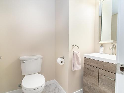 2863 Belgo Road, Kelowna, BC - Indoor Photo Showing Bathroom