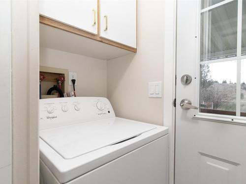 2863 Belgo Road, Kelowna, BC - Indoor Photo Showing Laundry Room