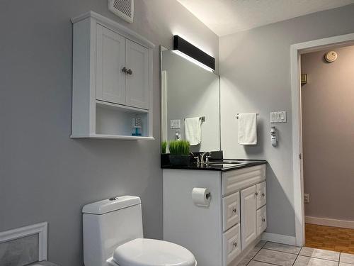 Salle de bains - 204 Rue Canadienne, Val-D'Or, QC - Indoor Photo Showing Bathroom