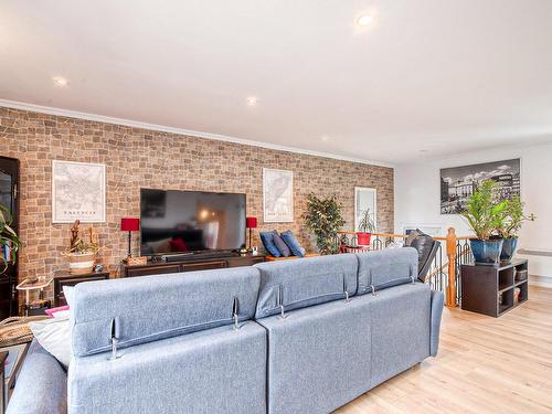 Living room - 860 Rue Bellerive, Saint-Jean-Sur-Richelieu, QC - Indoor Photo Showing Living Room