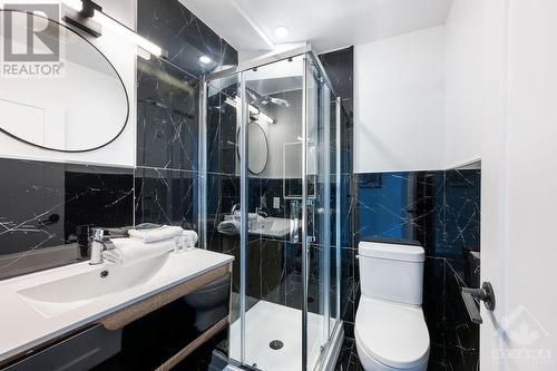 56 Stirling Avenue, Ottawa, ON - Indoor Photo Showing Bathroom