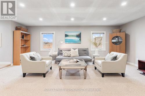 53 Ellery Drive, Richmond Hill, ON - Indoor Photo Showing Living Room