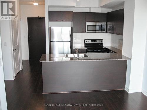 #910 -385 Prince Of Wales Dr W, Mississauga, ON - Indoor Photo Showing Kitchen