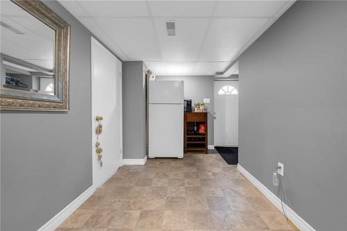 33 Rosedale Avenue, St. Catharines, ON - Indoor Photo Showing Other Room