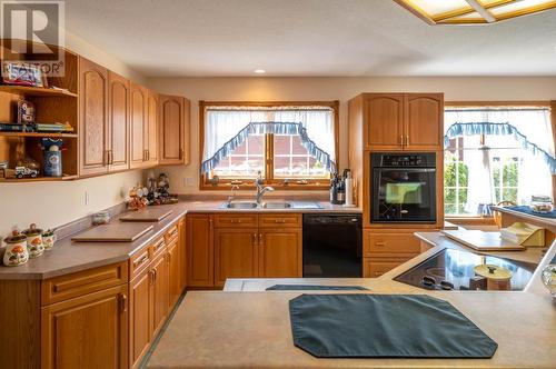 43 Harbour Key Drive, Osoyoos, BC - Indoor Photo Showing Kitchen With Double Sink