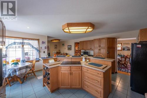 43 Harbour Key Drive, Osoyoos, BC - Indoor Photo Showing Kitchen