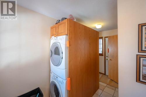 43 Harbour Key Drive, Osoyoos, BC - Indoor Photo Showing Laundry Room