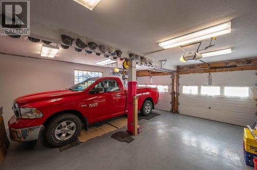43 Harbour Key Drive, Osoyoos, BC - Indoor Photo Showing Garage