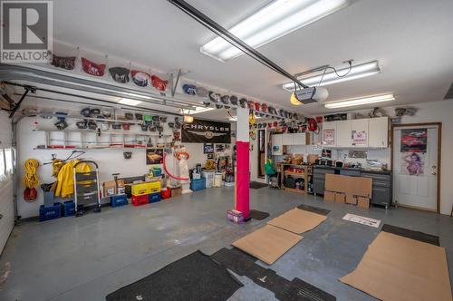 43 Harbour Key Drive, Osoyoos, BC - Indoor Photo Showing Garage