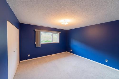 1609 Highway 3B, Fruitvale, BC - Indoor Photo Showing Other Room