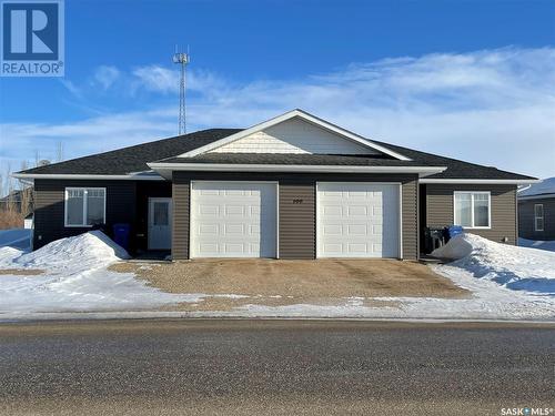 100 Carlyle Avenue, Carlyle, SK - Outdoor