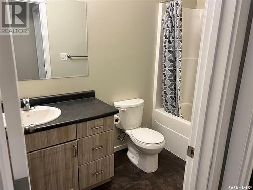 104 Carlyle Avenue, Carlyle, SK - Indoor Photo Showing Bathroom