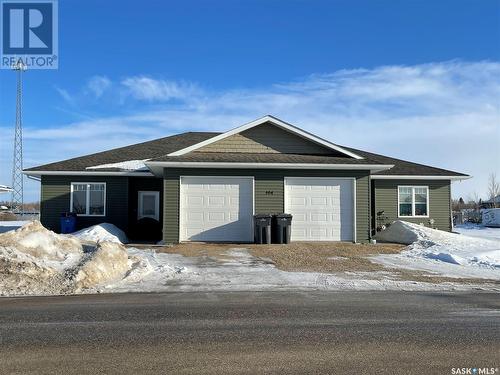 104 Carlyle Avenue, Carlyle, SK - Outdoor