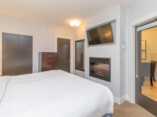 A216(Sept)-810 Humboldt St, Victoria, BC - Indoor Photo Showing Bedroom