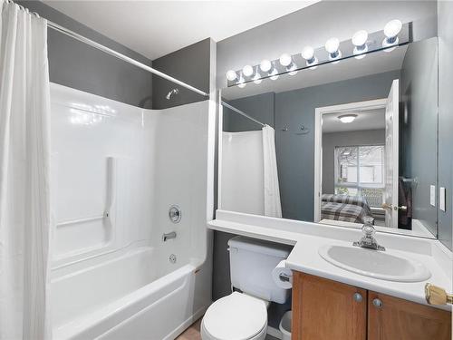 5950 Waterton Dr, Nanaimo, BC - Indoor Photo Showing Bathroom