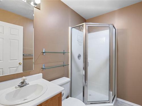 5950 Waterton Dr, Nanaimo, BC - Indoor Photo Showing Bathroom