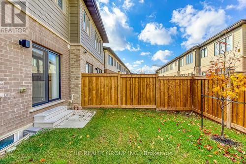 385 Athabasca Common, Oakville, ON - Outdoor With Exterior