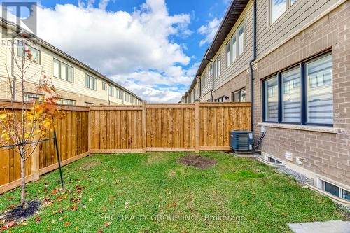 385 Athabasca Common, Oakville, ON - Outdoor With Exterior