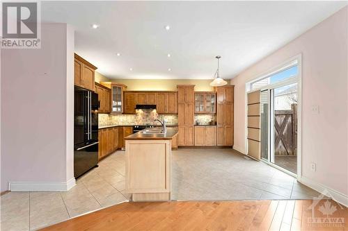 578 Rosehill Avenue, Ottawa, ON - Indoor Photo Showing Kitchen