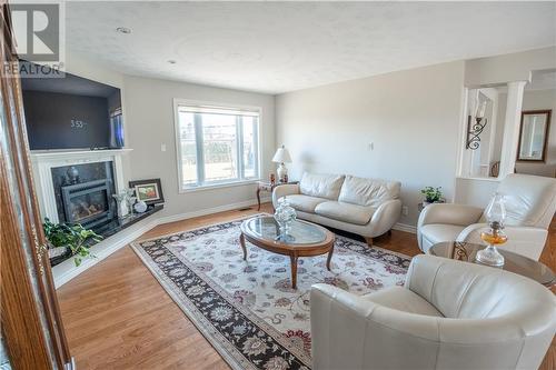 612 Virginia Street, Cornwall, ON - Indoor Photo Showing Living Room With Fireplace