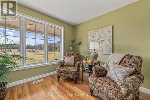 302 County Road 4, Prince Edward County, ON - Indoor Photo Showing Living Room