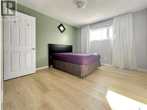 907 Maple Drive, Esterhazy, SK - Indoor Photo Showing Bedroom