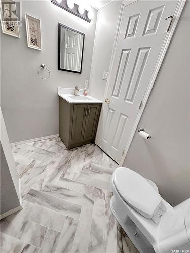 907 Maple Drive, Esterhazy, SK - Indoor Photo Showing Bathroom