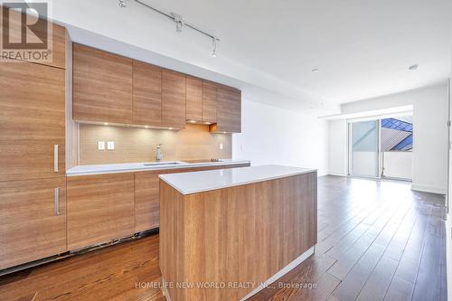 #402 -200 Bloor St W, Toronto, ON - Indoor Photo Showing Kitchen