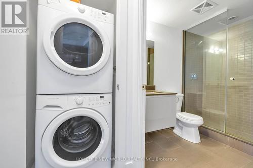 402 - 200 Bloor Street W, Toronto, ON - Indoor Photo Showing Laundry Room