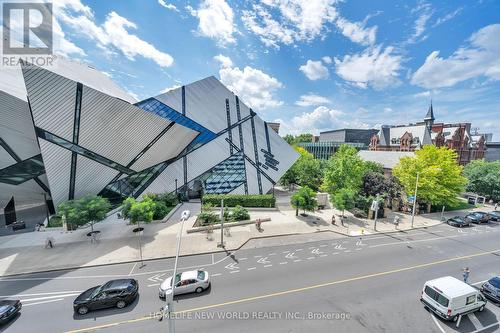 #402 -200 Bloor St W, Toronto, ON - Outdoor With View