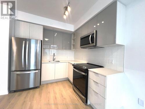 815 - 50 Dunfield Avenue, Toronto, ON - Indoor Photo Showing Kitchen With Stainless Steel Kitchen With Upgraded Kitchen