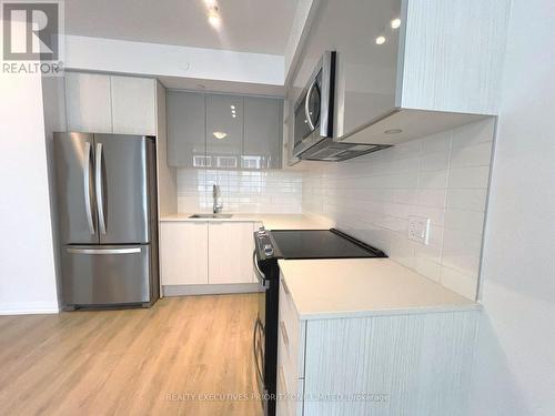 815 - 50 Dunfield Avenue, Toronto, ON - Indoor Photo Showing Kitchen With Stainless Steel Kitchen