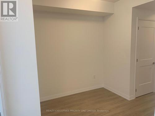 815 - 50 Dunfield Avenue, Toronto, ON - Indoor Photo Showing Other Room