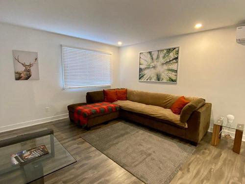 Salon - 532 Rue Charlie-Forbell, Mont-Tremblant, QC - Indoor Photo Showing Living Room