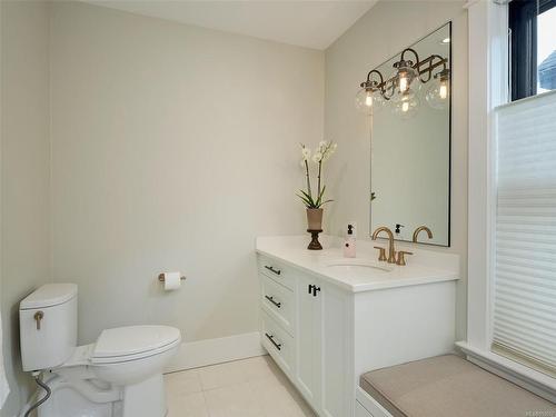 222 Dallas Rd, Victoria, BC - Indoor Photo Showing Bathroom