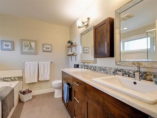 3425 Hopwood Pl, Colwood, BC - Indoor Photo Showing Bathroom