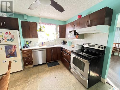 318 Cypress Street, Maple Creek, SK - Indoor Photo Showing Kitchen