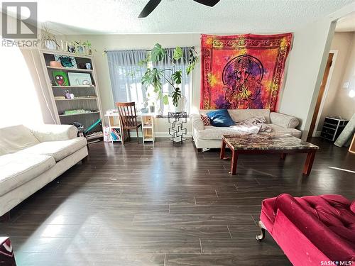 318 Cypress Street, Maple Creek, SK - Indoor Photo Showing Living Room