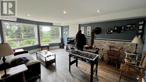 6260 Merkley Crescent, 100 Mile House, BC - Indoor Photo Showing Living Room