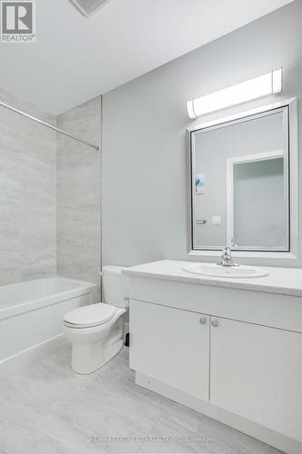2284 Evans Blvd, London, ON - Indoor Photo Showing Bathroom