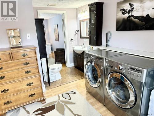 70 Kimberly Dr, Kapuskasing, ON - Indoor Photo Showing Laundry Room