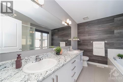 78 Russet Terrace, Nepean, ON - Indoor Photo Showing Bathroom