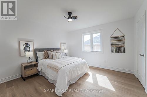 518 Spruce Needle Crt, Oakville, ON - Indoor Photo Showing Bedroom