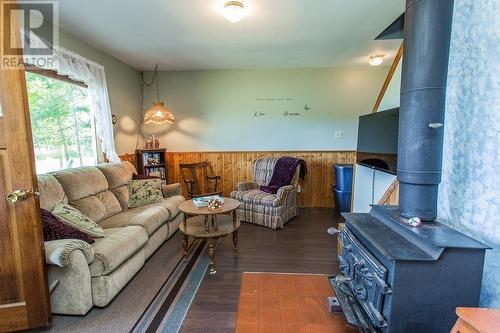6064 Norcam Ct|Jocelyn Township, St. Joseph Island, ON - Indoor Photo Showing Living Room
